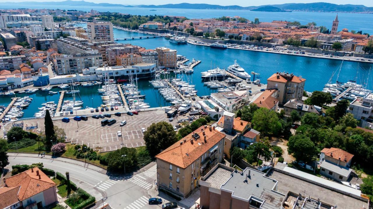 City Harbour Deluxe Suites Zadar Exterior photo